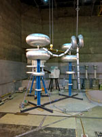 UHV ACホール