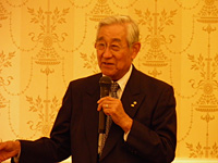 河村嘉男氏