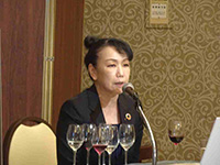 写真:屬 ゆみ子氏