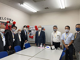 写真:役者の控室での様子