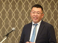 写真:由佐 哲朗氏