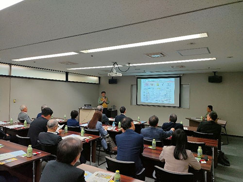 写真:説明会の様子