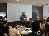 写真:宮崎代表幹事